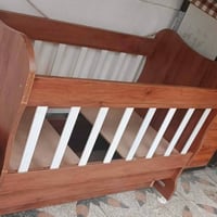 تخت طفل للبيع   نظافتها 80بالميةالسعر 50// 07508766179