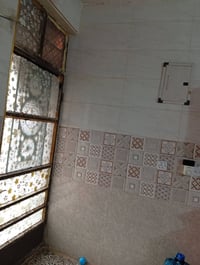 بيت للبيع مساحه 100مترا كامل يحتوي ع غرفه استقبال وصاله مطبخ وخدمات وط...