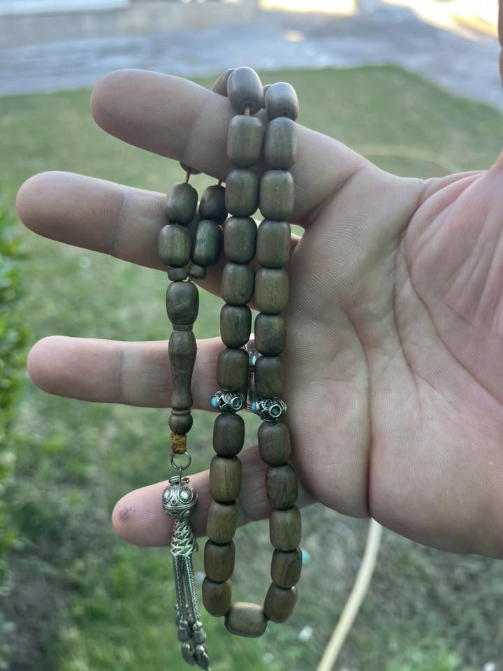 سلام عليكم من رخصة صاحب الصفحة مسابح للبيع كل وحده وسعرها وليحب يتفضل وتساب يطيني صورتها ويدلل ***********وشهد الله مسابح انتيك ومغلف الماني وباكستاني وكهرب وباي زهر ومشكل جانيهن وحبيت ابيعهن
