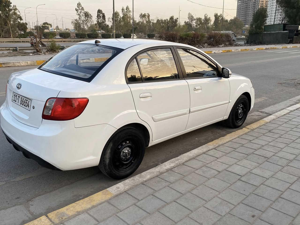 سلام عليكم
للبيع كيا ريو Rio
موديل 2012 
محرك 1600cc
رقمها بغداد 
سنوية ل2028 
السياره ماشيه 88 الف كيلو سياره جديده مال بيت استخدام شخصي مكفوله من ضربه وصبغ وتبديل 
مكاني بغداد الكريعات *********** متوفر وتساب
