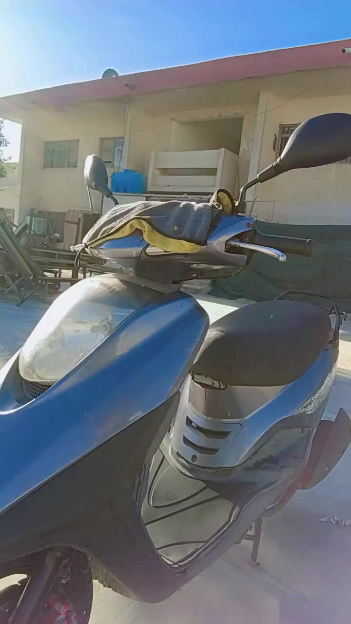 سلام عليكم دراجه بريز للبيع دراجه رنبه ماخذهه من الضلال مكفوله كفاله عامه تفحص وتأخذ دراجه مال بيت دراج حلوه ومرتبه  مكاني الشعب  السعر 950 وبيه مجال رقمي ***********
