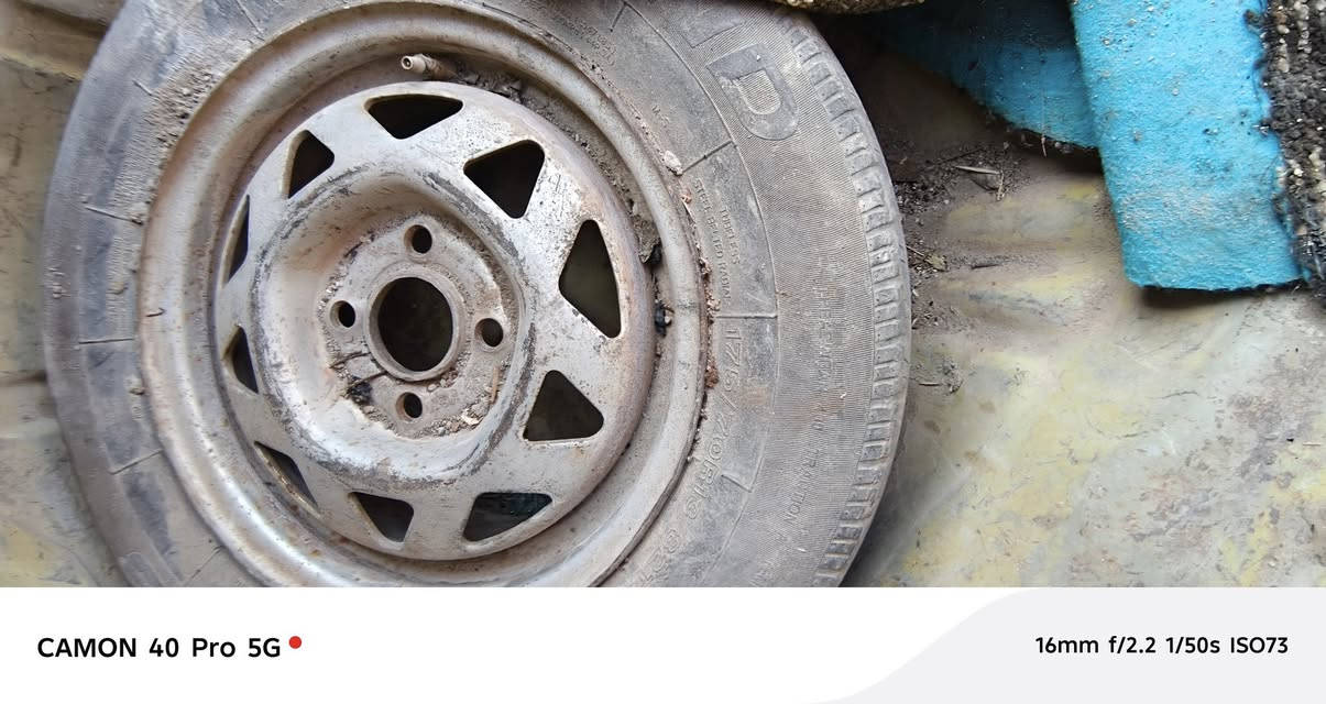 كير ومكينه تنقص وخمس تايرات هنه وال وياله حجم 13 للبيع ***********
