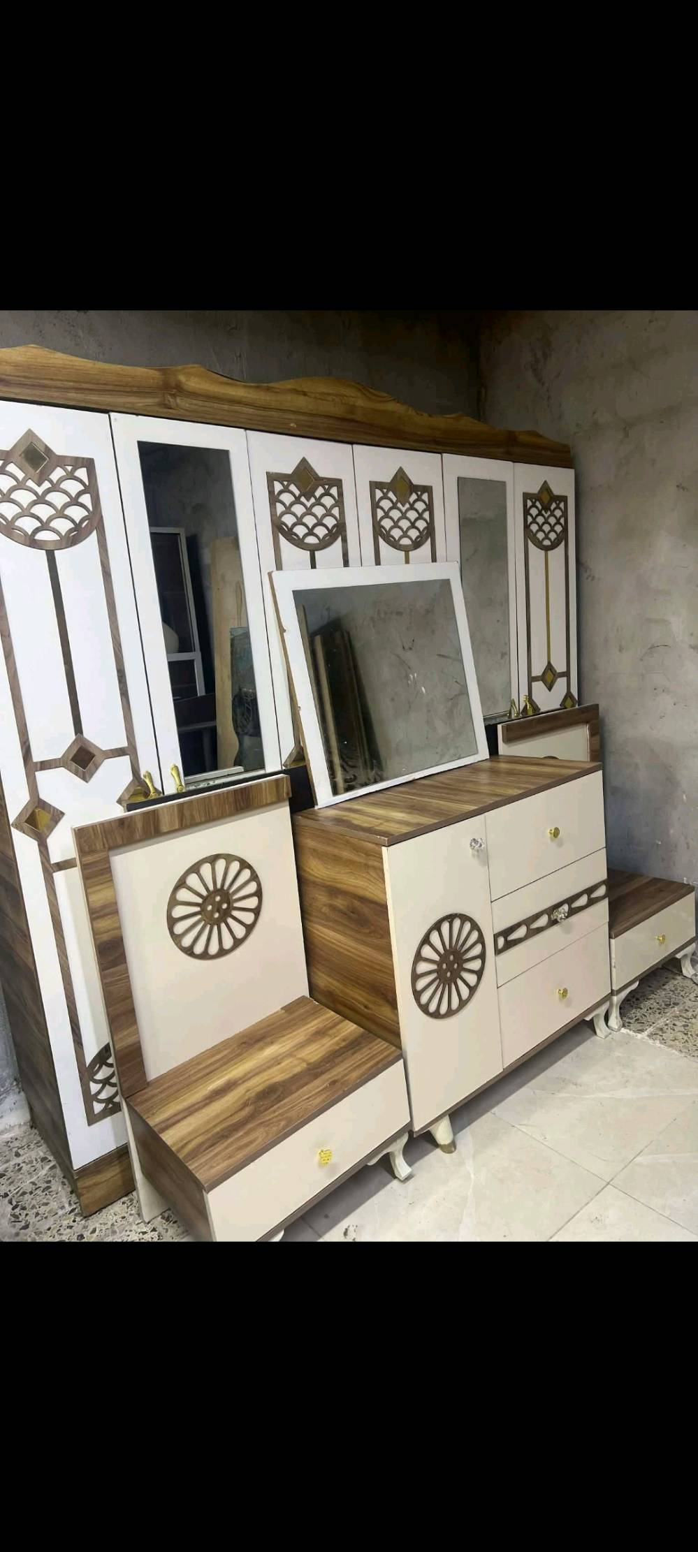 ٥قطع نضيفة وكاملة 