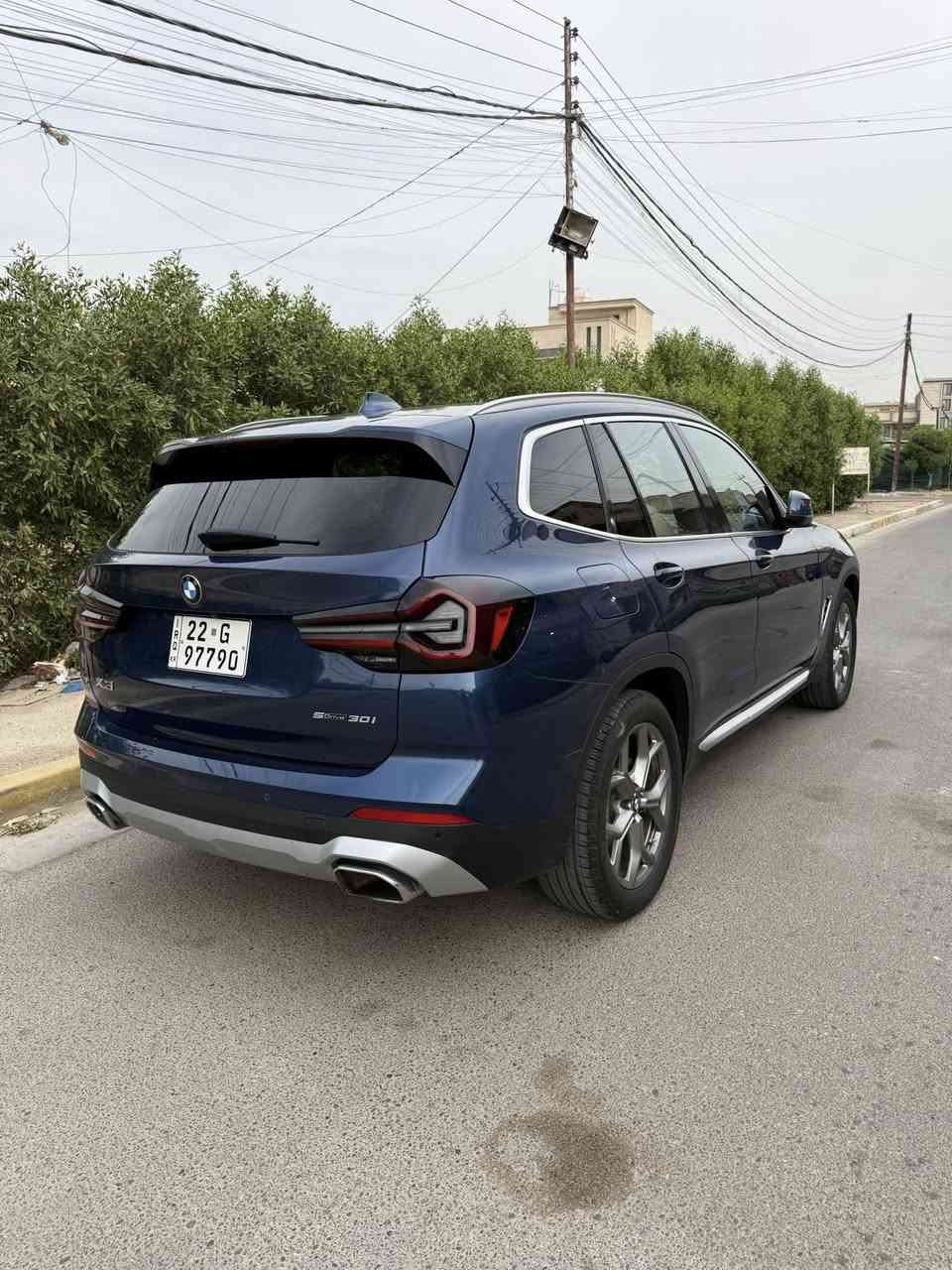 سلام عليكم BMW موديل 2022 X3
فول مواصفات ميحتاج اذكر مواصفاته رقم اربيل ماشية قليل سيارة جديدة جداً لون مميز بخري رقم شبه مميز صور حادث ورقم شاصي بل منشور اي استفسار حاظر اني *********** 
مكان سيارة بغداد السعر 275 وبيه مجال حك الجية
