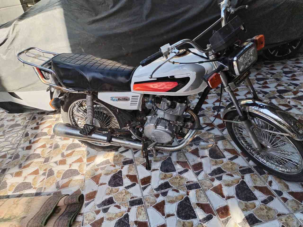 السلام عليكم اخواني مكلف بل نشر دراجه تايكر مديل 18 أوراق اصولي أوراق اصولي نضيفه كلش مابيه كلشي نقص مكينه حلوه وناعمه مكان دراجه بابل طهمازيه السعر 300 وهاذه رقم صاحب دراجه *********** اعتذر ماارد خاص
