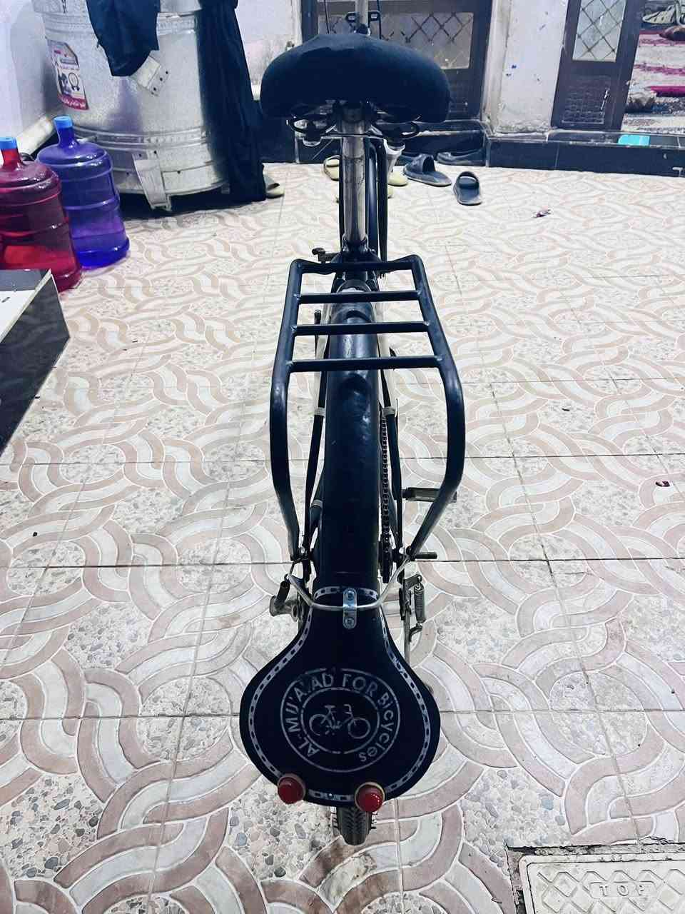 باسكل للبيع
موزه مصبوغ 
قيم واخذ!!
مكاني بعقوبه!
***********
