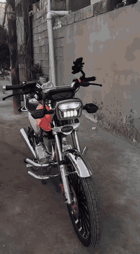 بسم الله الرحمن الرحيم
السلام عليكم 
للبيع 
ايراني سونك سيفان 5 كير .2025
دراجه زيرو 
ماشيه 1000
سعر 800 بيها مجال بسيط 
بغداد/الراشديه مال حسينيه/***********
