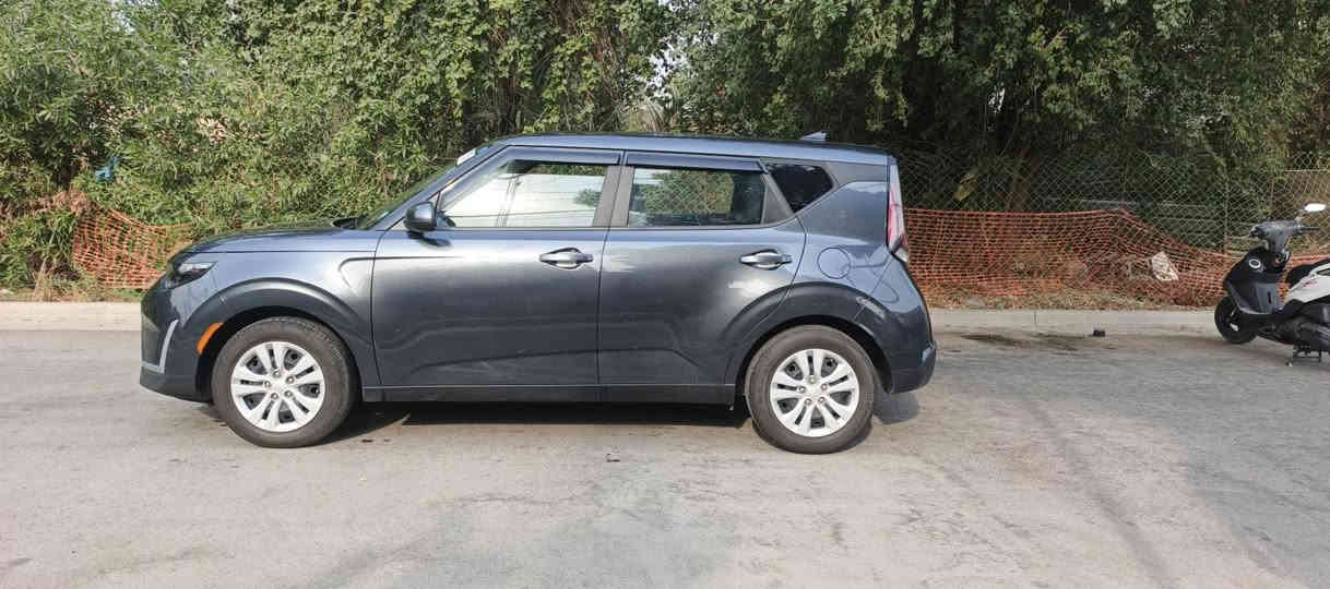 كيا صول موديل 23 وارد امريكي دخول جديد فحص وهزة وترقيم جديد اربيل باسمي تريد تحويل أو وكالة بدون متاخذ السيارة لاربيل تحويل مباشر
((بدون حادث كلين تايتل ضرر باللحية مال الدعامية الأمامية))
مواصفاته 
LX 
محرك 2000 دوش 
رادار امامي 
شاشة تدعم كار بلي 
فول تحكم استيرن 
نظام كروز
نظام ضغط الهواء 
تحديد مسار توقف ذاتي 
اوتو ستوب 
وباقي المواصفات معروفة 
السعر ب 158 وبيه مجال بسيط 
مكان السيارة بغداد البياع 
للاستفسار الاتصال على الرقم *********** بي واتساب بغداد, العراق
