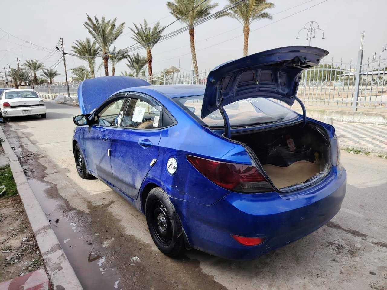 ا
سلام عليكم. 

سياره اكسنت خليجي 1600
 2015

 بيه جاملغ وبنيد 

مصبوغه عام اثر جراد 

مكينه كير كله مكفول صدر مكفول 

 سياره متعوب عليه حيل كلشي نضيف بيه تبريد كامل منضومه 

 79 وبيه مجال بسيط 

***********
