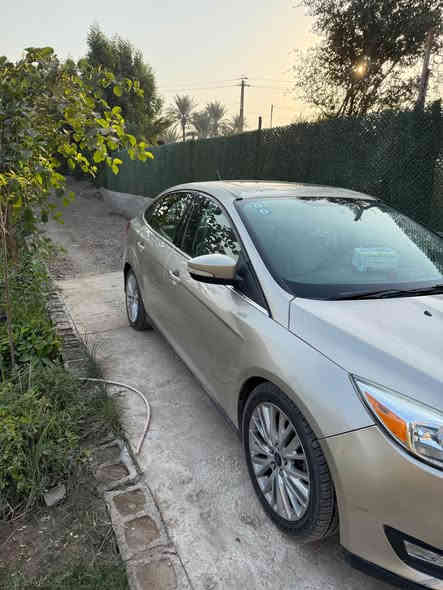 السلام عليكم فورد فوكس اعلى فئة موديل 2018 اولا حادثها موضح بالصورة وتايرات جدد وصدر وكير ومكينه كله خير من الله سيارة مو قاصره 
المواصفات 
بانوراما 
كار بلي ايفون واندرويد 
تحكم بالمري 
تبريد + تدفئة 
بصمة تشغيل 
كلمة سر للسيارة 
كشن السائق كهرباء 
فتحة الجنطة كهرباء 
منضومة صوت 
بعد بيها هواي تفاصيل 
الضرر ..
ثلاث قطع بدون صبغ الباقي مصبوغ 
مشط ستيرن نص عمر 
للاستفسار يرجى الاتصال على الرقم ادنا ويوجد به واتساب 
*********** بغداد
