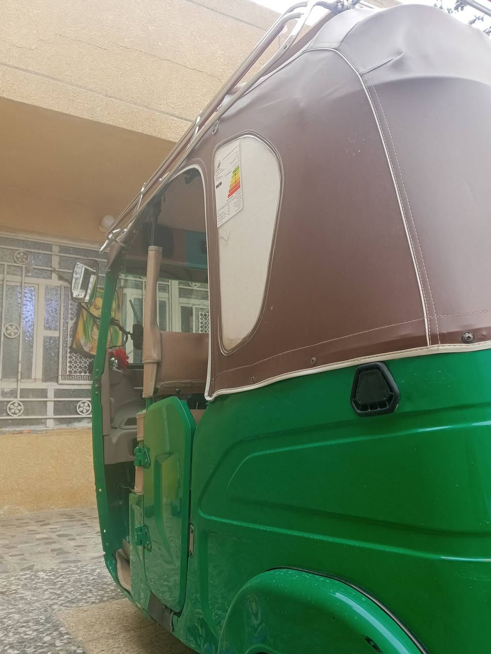 من رخصت صاحب الكروب تكتك للبيع 22شهرالسابع بسمي رقم انكليزي كفاله عامه رقم الهاتف *********** السعر عشره مليون وبيه مجال
