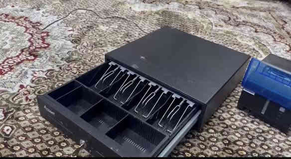 كاشير مع برنامج وطابعة وجرار فلوس 
كامل شغال 100‎%‎. برنامج اسمه سبيد شوب
***********
بغداد المشتل
