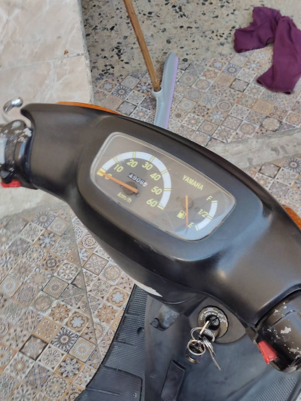 السلام عليكم دراجه منغولي للبيع لون مميز نيلي الدراجه صارله 8ايام من طلعت حاويه مابيه كل نقص الدراجه خير من الله السعر 900 بيه مجال تره صاحبته 1,300الله وكيلكم الاستفسار ***********
