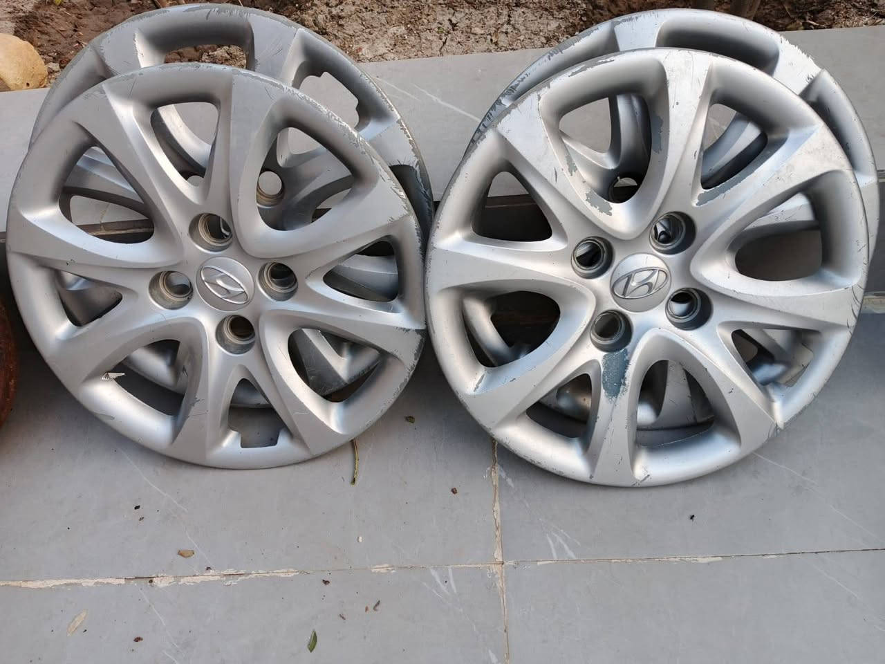 السلام عليكم شباب فلنجات مال سيراتو من 9 الى 14 مالت غصة دبلات سيراتو هنة لويهن كاملات اماميات كبات مال اكسنتة نظيفات علمة مال تكسي شغالة كلشي مابيه مناسبات يريد يراسلني خاص مكاني رميثة ***********
