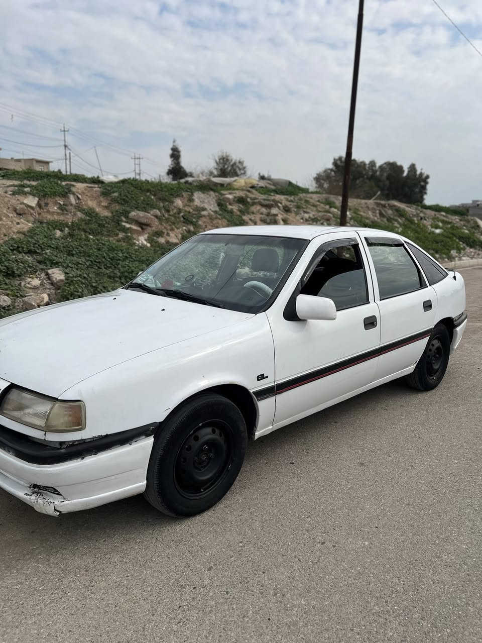 السلام عليكم 
( بيع مستعجل ) أوبل فكترا رقم أنبار مشروع وطني شرعي بالموصل شرط الوكاله والتحويل موديل 93 محرك 16 
كير ومكينه شرط بدون صبغ فقط دواير السياره جاهزه كلشي بيها شغال غرفتها نظيفه بطاين جديده يعوزها شويه ترتيب بلخارج دعاميات وهالسوالف بسيطه سعر 38 وبيها مجال حك الجيه 
واتساب *********** 
واتساب ***********
