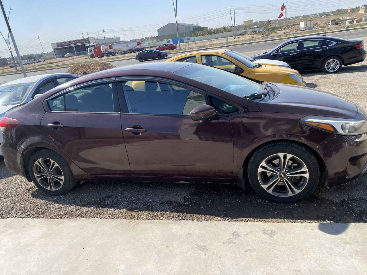 للبيع كيا فورتي 
موديل 2017
لون عنابي 
حادث جاملغ ايسر 
وبابتين الجهة اليمنى
بدون ايرباك 
متواجد واتساب 
***********
