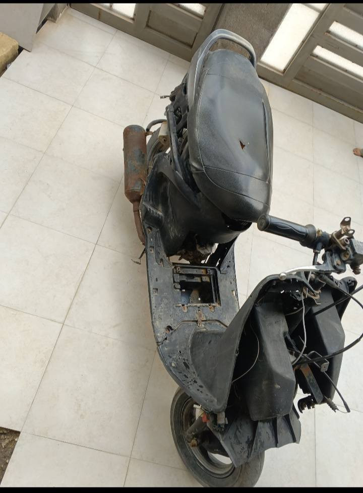 سلام عليكم فراشه نثيه للبيع شغاله ابيع كوم حديد مكاني  حي الجمعيات للستفسار ***********
