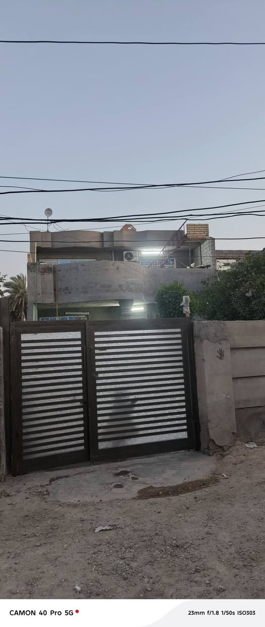 آلدآر للبيـع 270 مـتر 
3 غرف فوگ وحمـآم ؤبلگونهہ‏‏
جوآ غرفهہ‏‏ مـطـبخ ؤصـآلهہ‏‏ جبيـرهہ‏‏
 ؤمـطـبخ وحمـآمـ  طـرمـه هم جبيـرهہ‏‏ ؤحديـقهہ‏‏
للآسـتفسـآر رقمـ***********
آلعنوآن آلدوآنم آقرب نقطـهہ‏‏ دآلهہ‏‏ جآمـع آلگرطـآن
