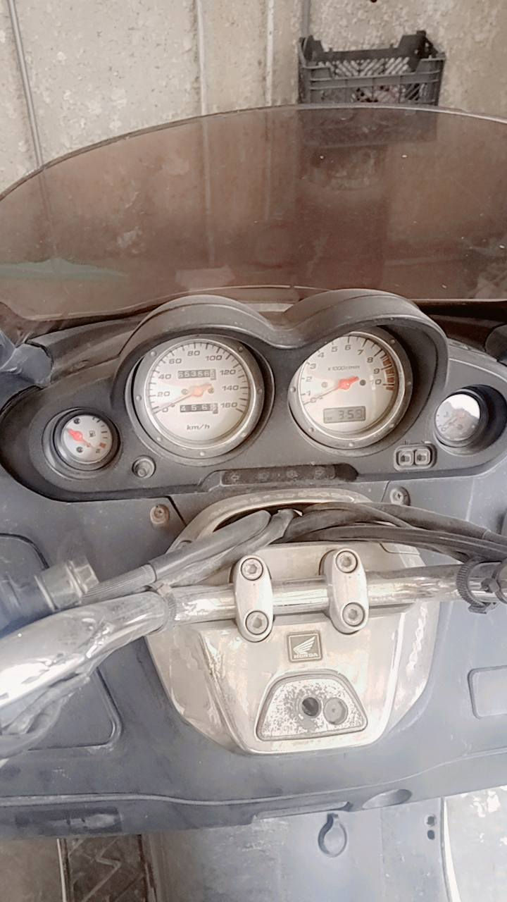 السلام عليكم شباب فورزا 06 للبيع دراجة خير من الله استخدام شخصي مكينة لا تبخير ولاتنقيص السعر 750 وبيهة مجال بسيط العنوان بغداد رقم الهاتف (  ***********  )
