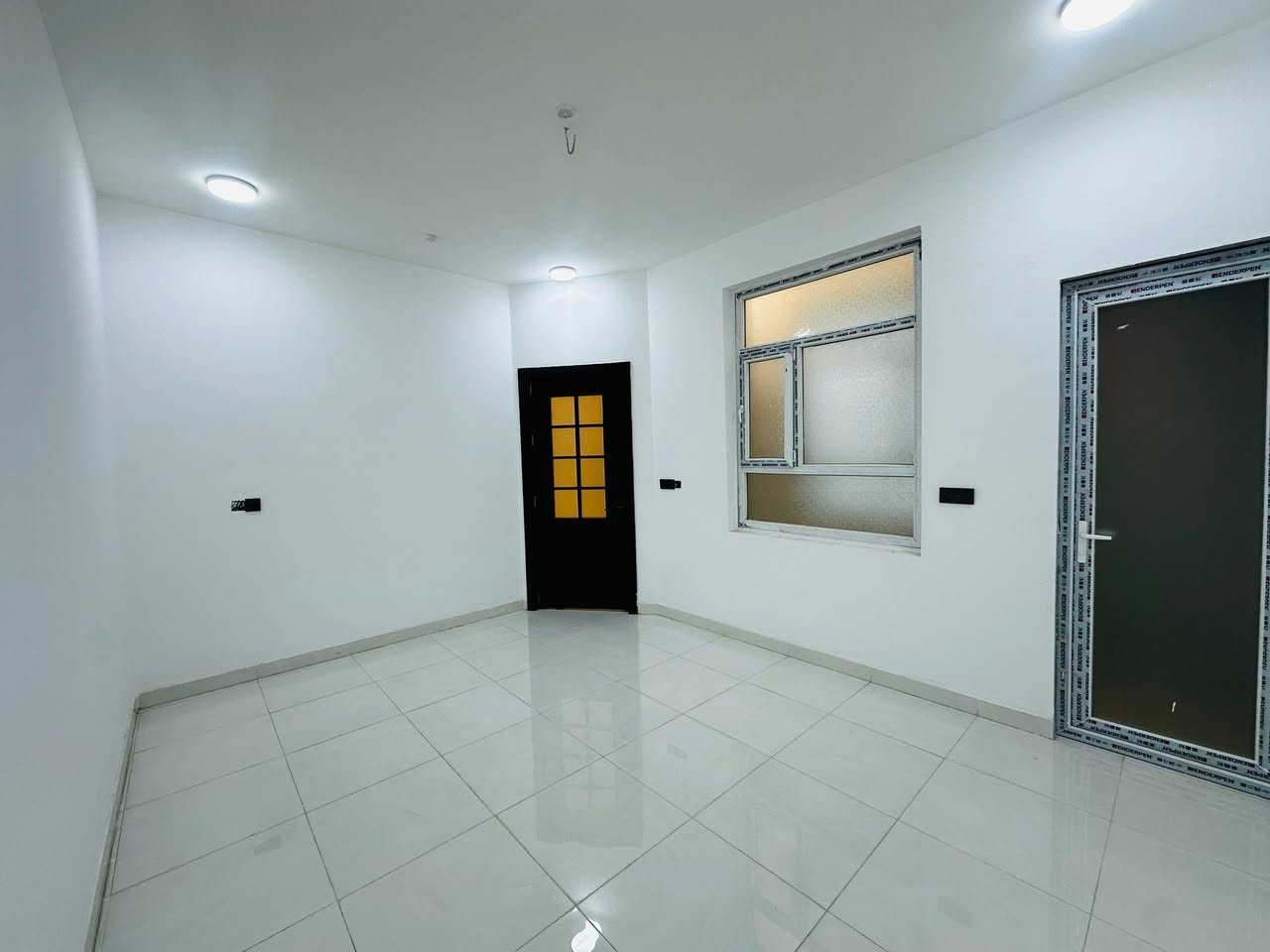 150 متر واجهة 10 طابو زراعي سند 25 
4 غرف نوم والبناء درجة اولى طابوك جمهوري 
شارع 80 جهة كربلاء خلف المحطه 
واتساب ***********
