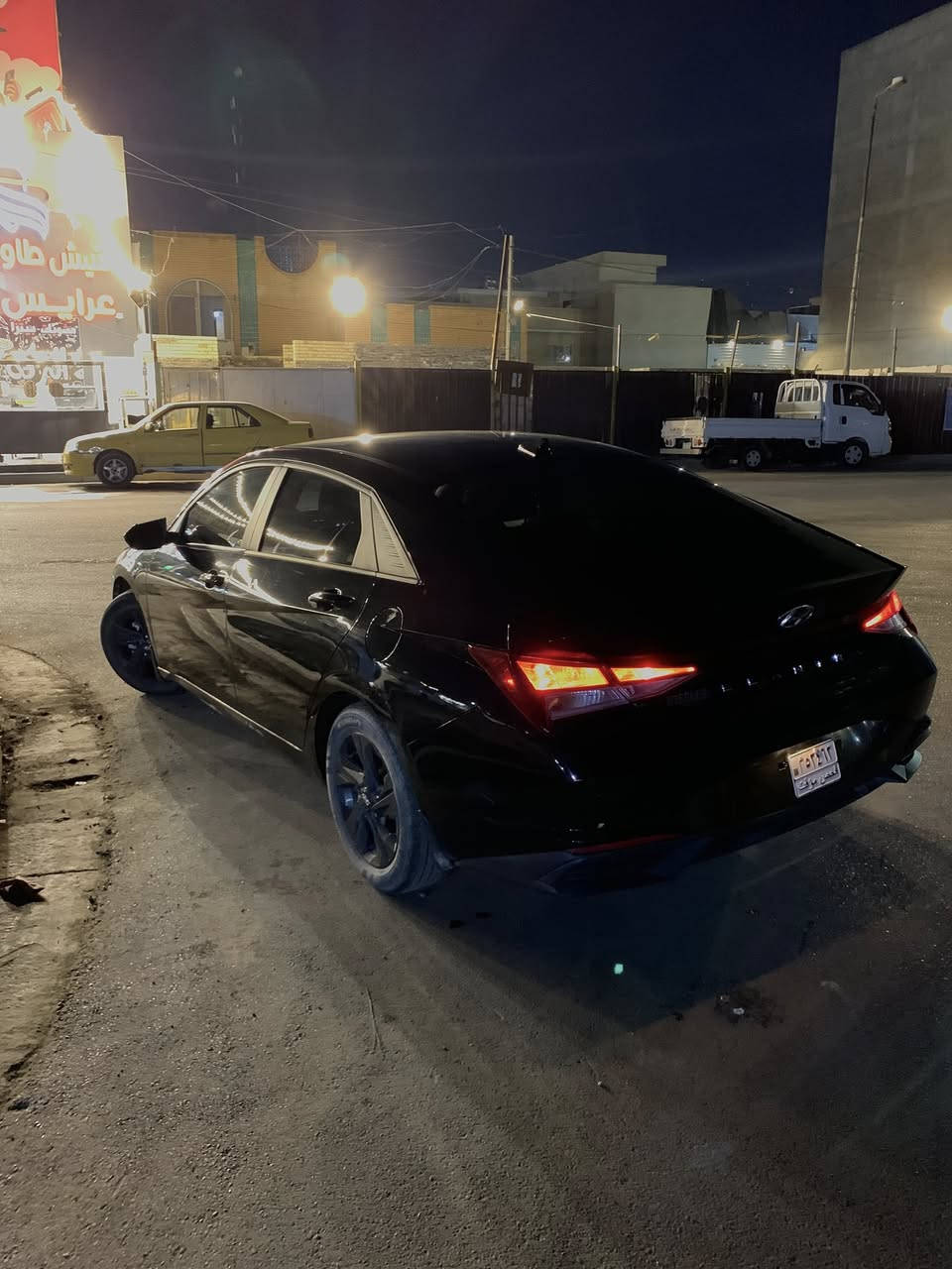 السلام عليكم
النترا لون اسود 
مواصفات sel معروفه
فول عدا فتحه وجلد
سياره بدون رقم دخول جديد تترقم كل المحافظات
منفيس موجود
حادثها قطعه وحده فقط وباب يعني حادثها يخبل بدون اي دواخل
باقي السياره مكفوله وحلوه بالحقيقه تجي وتشوف احولك كبل وتروح ترقم ماعليها شي ماناقصها شي
كلشي جديد بيها اي استفسار راسلني واتساب
سعرها 150 وبيها مجال بسيط
***********
