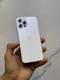 ايفون 12pro max ابيض  ذاكره ٢٥٦  بطاريه ٨٧  نموذج m السعر ٥٥٠ فقط  للا...