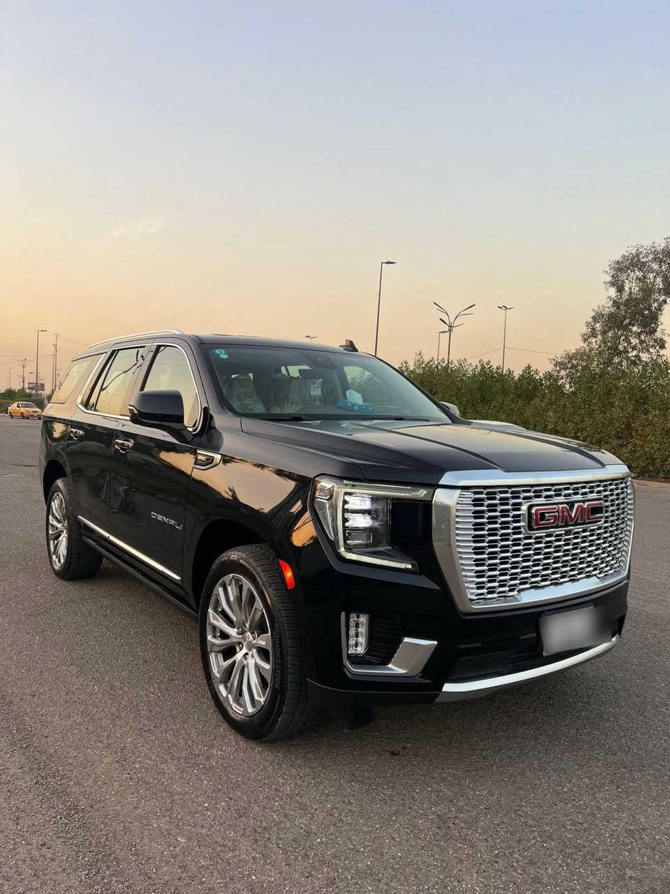 السلام عليكم
جمسي دينالي 2024 وكالة المنصور 
كفاله عامة من الدبل كود والبارد والصبغ 
ماشيه 6000 كيلو السيارة جديدة جداً وبحالة الوكالة 
السيارة رقم بغداد تحويل شوكت ميعجبك 
سعرهه 665$ 
مكان السيارة بغداد البلديات 
رقمي ***********
