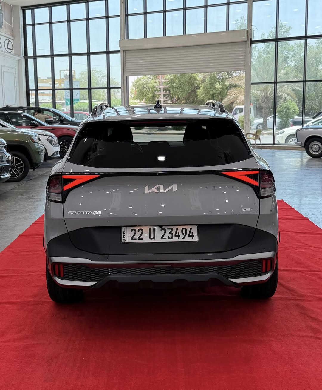 السلام عليكم 
سبورتجX Laen
موديل :2024
ماشية : 20الف 
المواصفات 
بصمة 
تشغيل عن بعد 
تحكم ستيرن جهتين 
كروز سرعة 
شفتات ستيرن 
شاشة 
كاميرا 
رادارات 
قيادة ذاتية 
تحديد مسار 
توقف ذاتي 
صندوك كهرباء 
قطعتين تبريد 
كشنات جلد 
كشنات كهرباء 
كشنات تدفئه 
 شاحن موبايل 
لايت زنون 
حساسات 
 مكينه 2500
(رقم أربيل تحويل /وكالة)
السعر : 215 وبيها مجال بسيط 
الحادث : جاملغ + وباب
( صور الحادثة ) 
العنوان : بغداد الكاظمية قرب مرور الكاظمية معارض جكوك شركة البحر المميز 
للاستفسار 
***********
