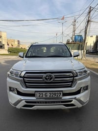 ٢٠١٧ • ماشي ١٢٥٠٠٠ • محرك V6 ٤٠٠٠