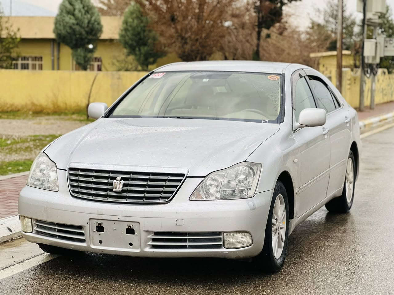 ***********
***********
شاهینە ڕۆیاڵ ٢٠٠٧ساجمەلەکی گێڕ گەورەی مەکینە بچوک گێڕو مەکینە بە شەرتی فیتەر سێ دوگمەی پەردە مەرکەزی بەسمە ڕەساسی زۆر توندو تۆڵو بێ تەقەو ڕەقیەیەو کامل مەسروف کراوە چوار تایەو ویلی ڕۆیاڵی لۆکی لە ژێرە 
سەقفی وەک شوشە وایە 
ناو نیشان هەڵەبجەی تازە
سعر ٤٧ گەڵاو موعامەلەیەکی کەم
