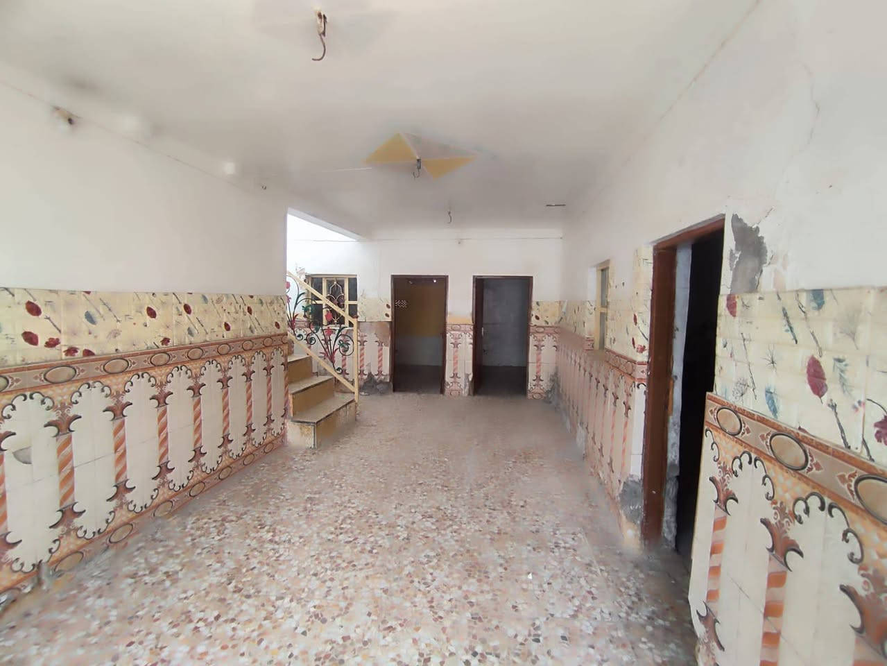 على بركة الله 
دار سكن للبيع حي الشرطه قرب سكله سبايكر المساحه 200 متر
مطلوب للمبادره مصرف العقاري بس باليد تدفع 60 والباقي على الكفيل هو اللي يسدد هو كفيل وهو يسدد صاحب الدار للاستفسار اكثر الاتصال على الرقم 
***********
