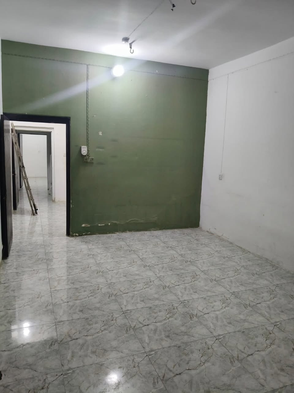 🧱 مشتمـــل   للإيجــــــار  

🔻متـوفر كافـة الخدمـات تبليـط +كهــرباء +مـاء 
ـــــــــــــــــــ

#المــــوقـــــع //  الورديــة سيـف سعـد سنتــر علــى شــارع 30 قريب جدا عن الشــارع العـام   
___________________
🔻 المحتويــــــات //

#الطابــــــــــــــق الأرضـــــــــي //
 استقبـال و غـــــــرفة نــــــــوم  وهـول ومطـــــــبخ  ومجـمــــــــع صحـــــــــــيات  وكـراج 

🔻مبلــغ الايجـــار 350 الــف
___________________

للأستفسار أكثر الاتصال //  
📱***********
📱***********
ق______________________
🔷 لمــــــن يــــــرغب فــــــي عــــــرض عقاره طابــــــو صــــــرف او زراعــــــي او تجــــــاري يرجــــــى مراســــــلتنا 🔷
