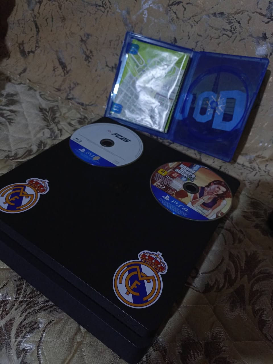 بلاي ستيشن فور سلم للبيع ***********
