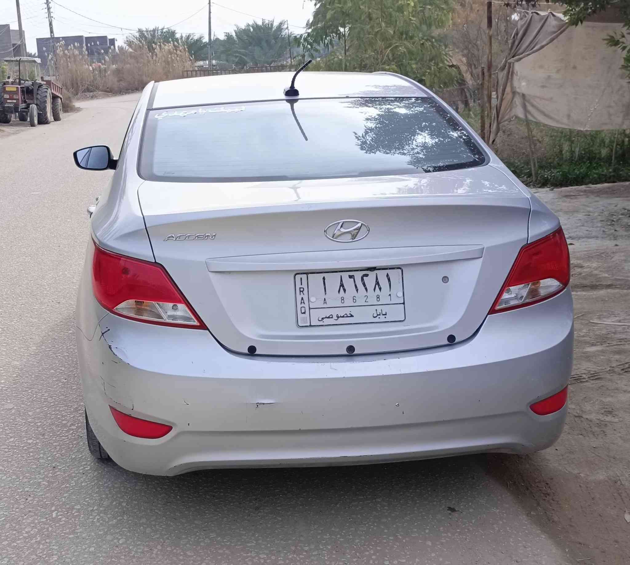 السلام عليكم ورحمه الله وبركاته
اكسنت 2016 امريكي 
مكينه 1600 GDi ايكو  ويل  شاشه اندرويد  وكامره خلفيه
السياره كامله مابيها اي نقص صدر قبل شهر سويته 
 تبريد شغال كذالك التدفئه 
 السياره درهم متصرف عليها  تجي تشوفها  بعينك 
رقم بابل  سنويه  وهزه جديده و السياره  باسمي 
السياره بيها تبديل جاملغ امامي جهته السايق او خشم البنيد  امصلح او مرشوش البنيد دور الجاملغ الخلفي   او بارد بيه بالباب الخلفي جهة المعاكسه للسائق  اني ابيع 3 قطع  
كير مكينه صدر تبريد كفاله من الفتح كذالك 
السعر 100وبيها مجال 
***********
الاتصال 
بابل مكان السيارة
