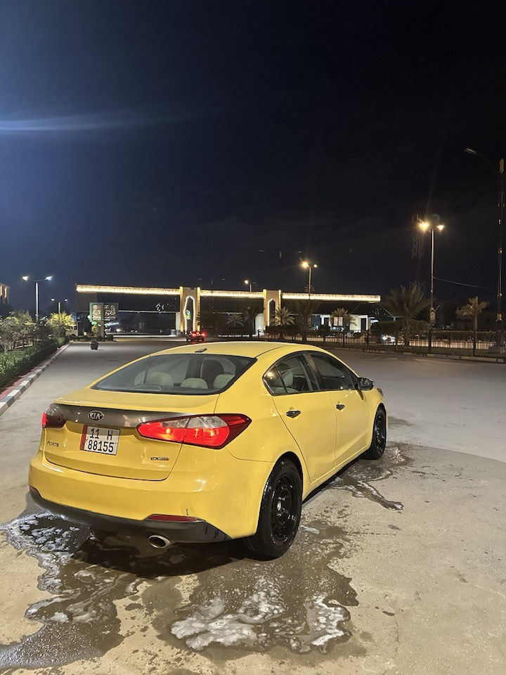 سلام عليكم فورتي 2015  وارد أمريكي حادثها بس خشم الجاملغ وشويه ب البنيد مكينه GDiستوني مجفتها تجفيت درجه اولى غراض كلها جديده ضمان سنه سياره جديده رقم بغداد مكان السياره كربلاء مواصفات نص فول السعر 115 وبيها مجال قليل رقم المبايل ***********
