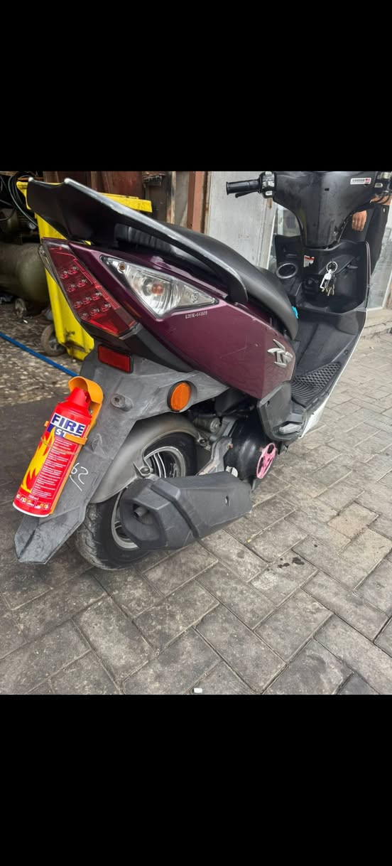 ماكس مضلع نوزل شكل جديد دراجه كله بلاديه ختم واحد دراجه نضيفه مامفتوحه كله كفاله عنوان الحيانية شارع الطاك قرب مدرسة العلا *********** الرقم بي واتساب السعر مليون ومية وخمسين
