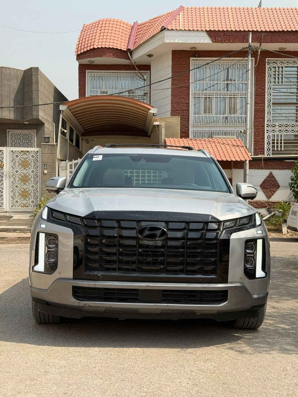 السلام عليكم
2023 HYUNDAI PALISADE SEL PREMIUM
اللهم صلى على محمد وال محمد اترك تعليق حلو مثلك
كلشي موجود بالسوق 
اني ناشر صور الحادث الك
رقم شاصي موجود داخل الصور 

حجم المكينة 6 سلندر 3800 
٤ كاميرات محيطية ٣٦٠ درجة
رادارت أمامية وخلفية وجانبية
فتحة سقف
كشنات كهرباء خزن وضعيتين مع تدفئة وتبريد المقاعد الامامية والخلفية
 ٤ وضعيات قيادة 
 تحديد مسار 
 صندوق كهرباء 
 بردات ابواب خلفية
تشغيل عن بعد
3قطع تبريد
حساسات أمامية وخلفية
دشبول شاشة ديجتل
دخول بصمة ذكي
سايد بريك كهربائي 
أوتو هولد + نقطة عمياء
شاحن لاسلكي
مثبت سرعة
مرايا جانبية هيتر + تعتيم
ارباكات برادات 
عداد المسافة  33
التشغيل والتوقف التلقائي
شفتات  ستيرن على المقود
حساسات نقطة عمياء + مساعدة تغيير المسار
نظام الثبات الالكتروني
نظام التحكم بالفرامل
نظام التحكم بالسحب
نظام التحكم بالفرامل على المنعطفات
نظام التحكم بالسرعة التكييفي
نظام ابطال الفرامل
نظام مساعدة الفرامل الهيدروليكي
نظام مساعدة النزول من المنحدرات 
نظام مساعدة الصعود في المرتفعات
نظام حساس ضغط الاطارات وحرارة الاطارات
نظام تحذير من الاصدام
نظام مكابح طوارئ
وسائد هوائية عدد 8 
نظام الصوتي سستم 
 سياره امبدل جاملغ امامي  وبنيد 
مع جاملغات خلفي  راجع بارد 
بيه بل كصه مال القمارة تعديل حار وبيه صبغ 
صور حادث داخل المنشور 
وسياره أحلا من بهواي 
بدون رقم 
رقم شاصي داخل منشور 
الاستفسار 
***********
سعر 230 وبيه مجال
مكان السيارة /  بابل
