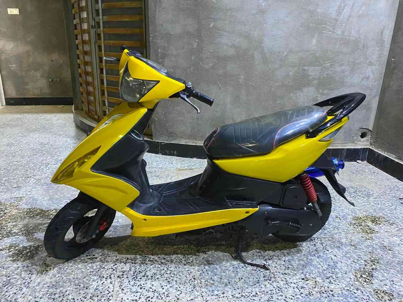 ماكس ثعلب دراجه حلوه مبدل بستم بلادي  سعر 800وبيه مجال بصيط عنوان بصره كرمت علي 🤍.***********
