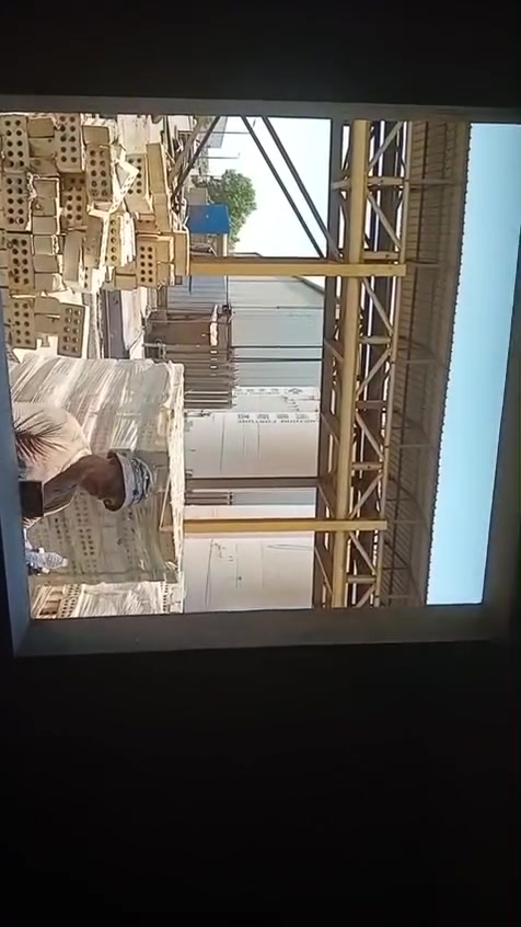 السلام عليكم عندي كادر مصريين سراميك وكادر البخ تشتغل على متر راضي وجداري رقم الهاتف ***********
