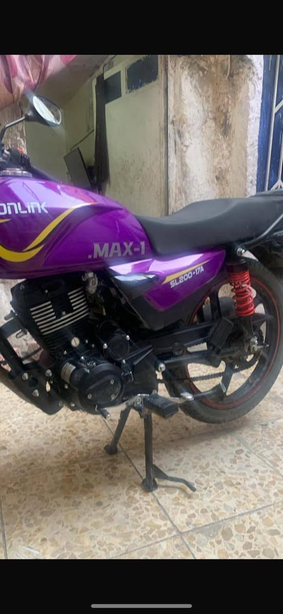 دراجه لبيع سونك ٢٥
طالعه من معرض ضاله 3 اشهرا بيه فقط سكان يراد تعديل ما متفرغ لها سعر 850 مكاني بغداد مدينه الصدر ***********
