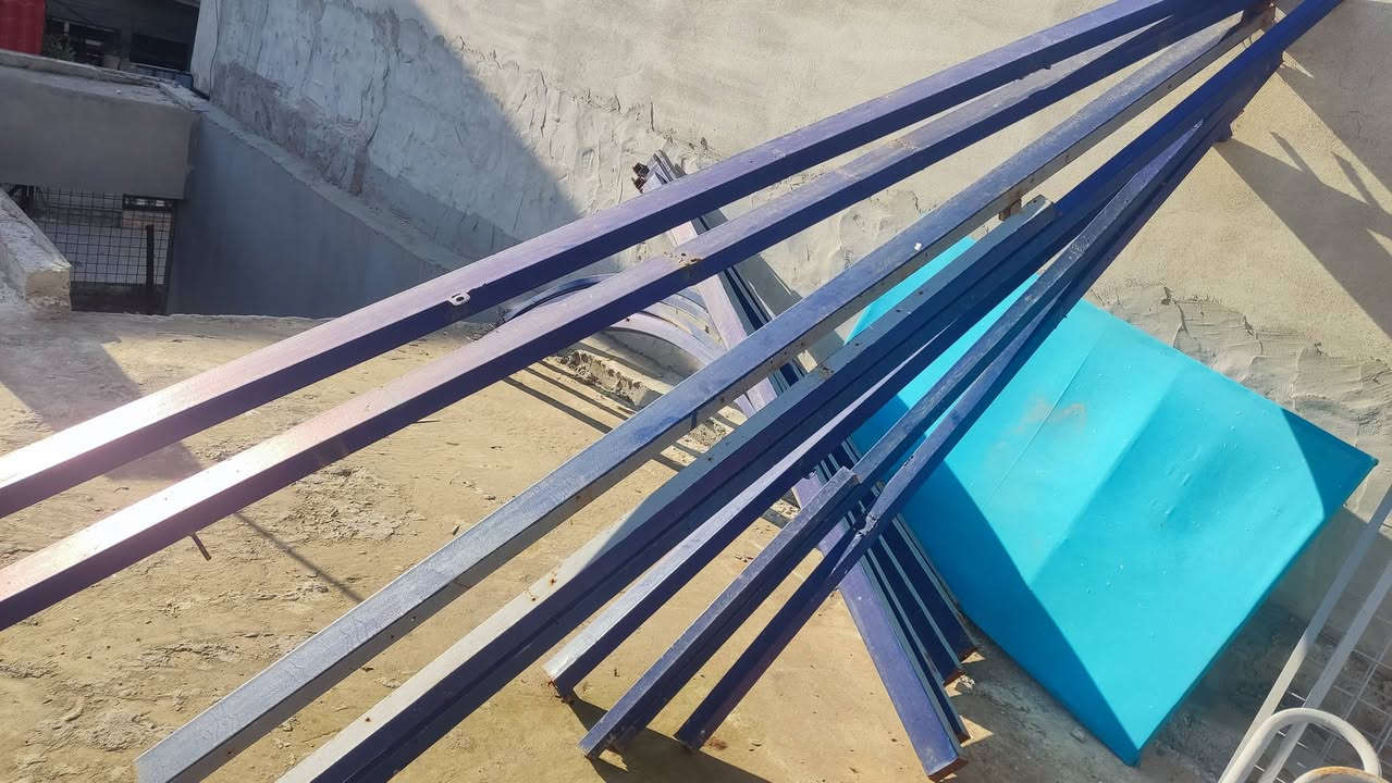 جينكو عدد 12 طول كل قطعة 3م
حديد كامل مال قمرية  من النوع الثقيل جدا مال محلات وجاهز  للتركيب 
للاستفسار ***********
