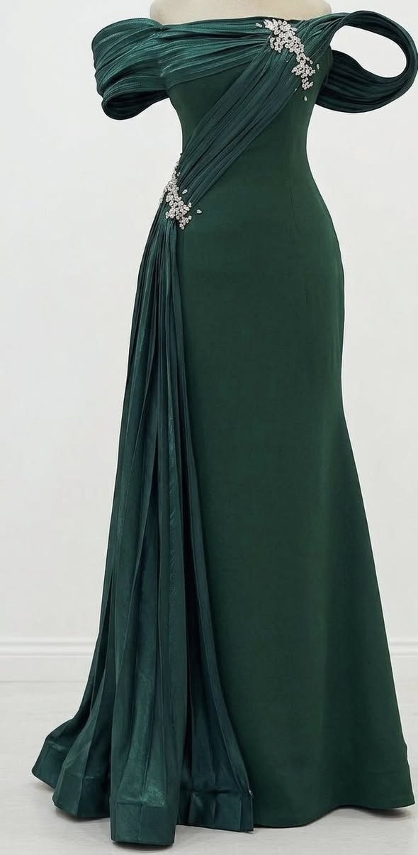 اطلاله ملكيه راقيه قماش ثقيل وانيق ……… 👗 👗👗
قياس 42 
سعر 75 
يوجد خدمة توصيل 🚚


**إذا كنت صاحب هذا الإعلان وتريد حذفه لأي سبب، رجاءا أرسل رسالة إلى الدعم الفني**
