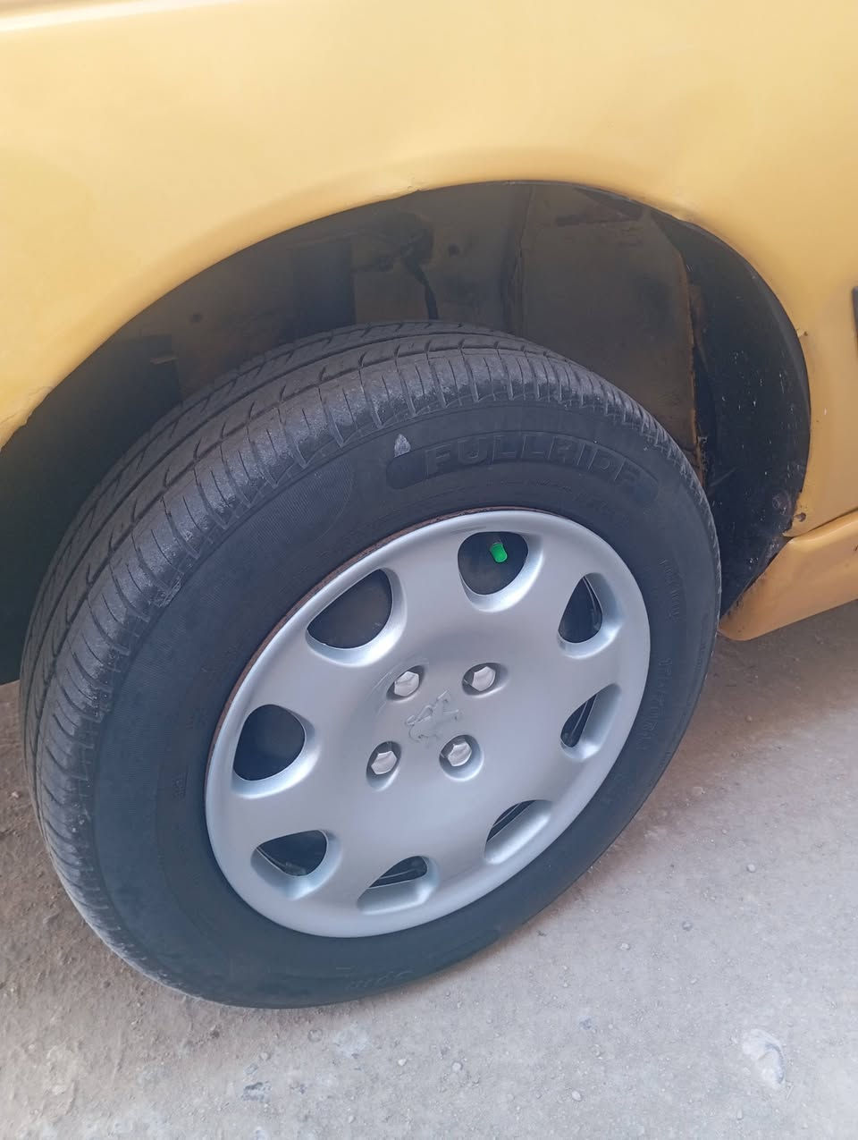 السلام عليكم بيجو بارص للبيع او مراوس باي نوع سياره صغيره ابو مراوس باي نوع كيا او بيع بيع مراوس يشتغل شنو كان عادي راح اخلي رقمه لعب يتواصل وياي وذاكر تفاصيلها انا كلها بالفيديو ***********////2015//47
