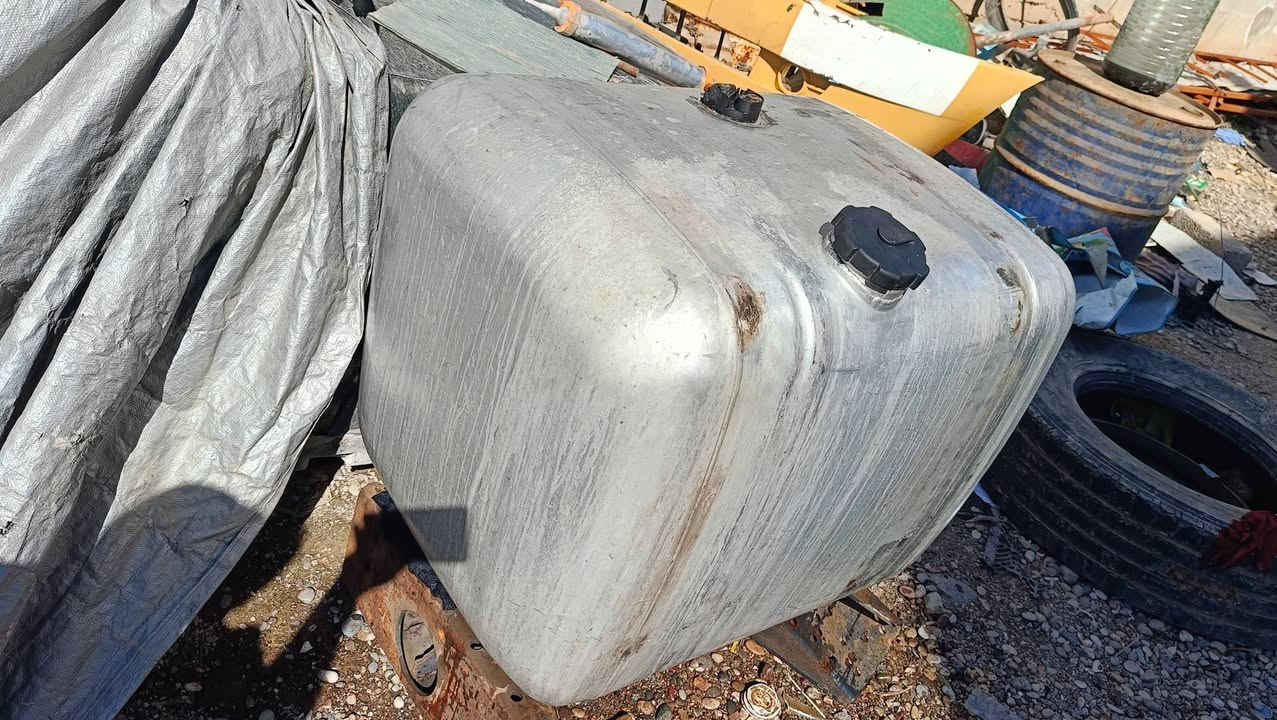 للبيع تانكي كاز 400 لتر مع الشيالات السعر 400 ألف بي مجال مكان الموصل ايسر  للاستفسار اتصل 
***********
***********
