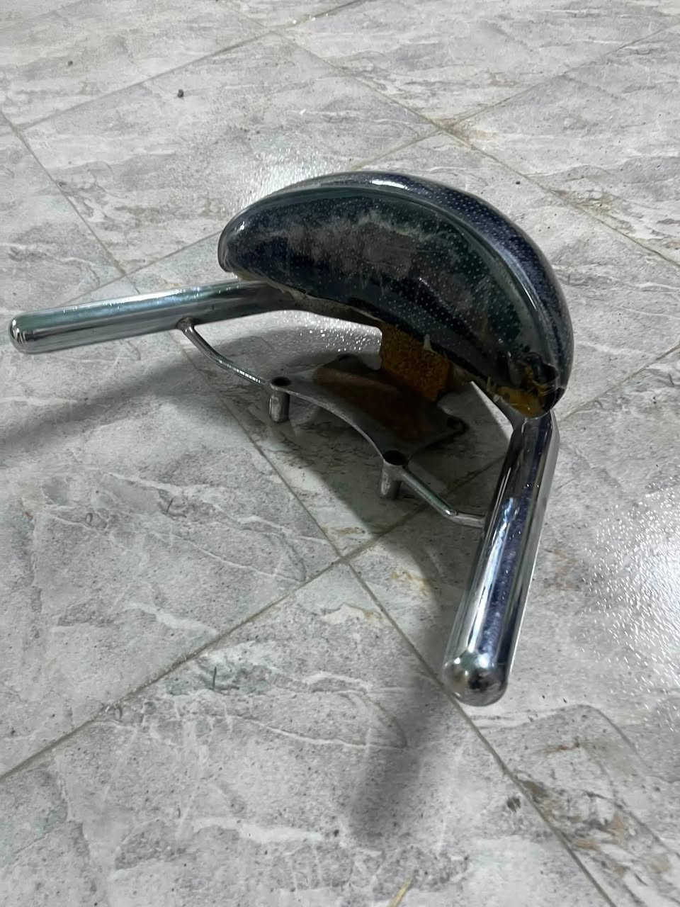 السلام عليكم 
زوج ويا ادرس حديث بلادي اصلي جديد جديد ب٦٠ وبي مجال 
تجوه pcx جوكر يعني ترهم جيل اول وثاني وثالث ب٧٥ وبيها مجال 
قفل ادرس حديث اصلي ب٥٠ وبي مجال 
كوت حيدريه 
الرقم ***********
