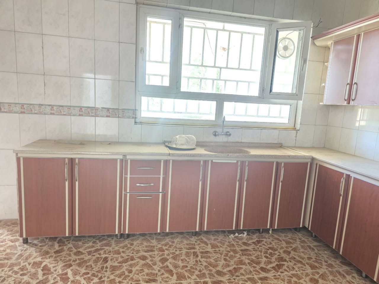 سڵاوی خودای گەورەتان لێبێ بەڕێزان
ئەم کەوانتەرە بۆفرۆشتن ، خاوێنە،تەختەیە موادی mdf
8مەترە سنگەکەشی لەگەڵە
سلێمانی - ڕاپەڕین
ئێوەی بەڕێزیش کەلوپەلەکانتان بنێرن لەخزمەتاناین


**إذا كنت صاحب هذا الإعلان وتريد حذفه لأي سبب، رجاءا أرسل رسالة إلى الدعم الفني**