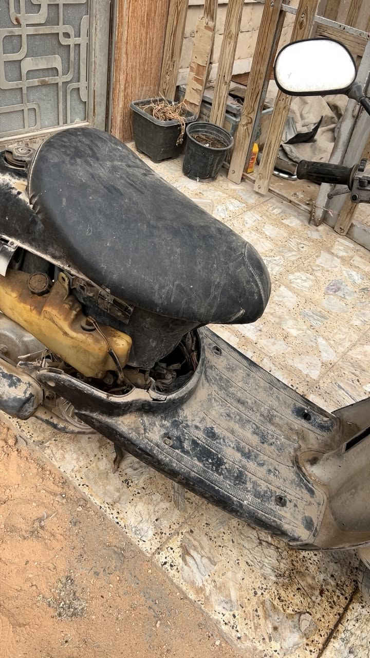 السلام عليكم دراجه عبد الحليم شغاله بس متروكه صارلها اهواي كفراتها موجودات بس مشادهن السعر 75قابل لتفاوض الرقم ***********
