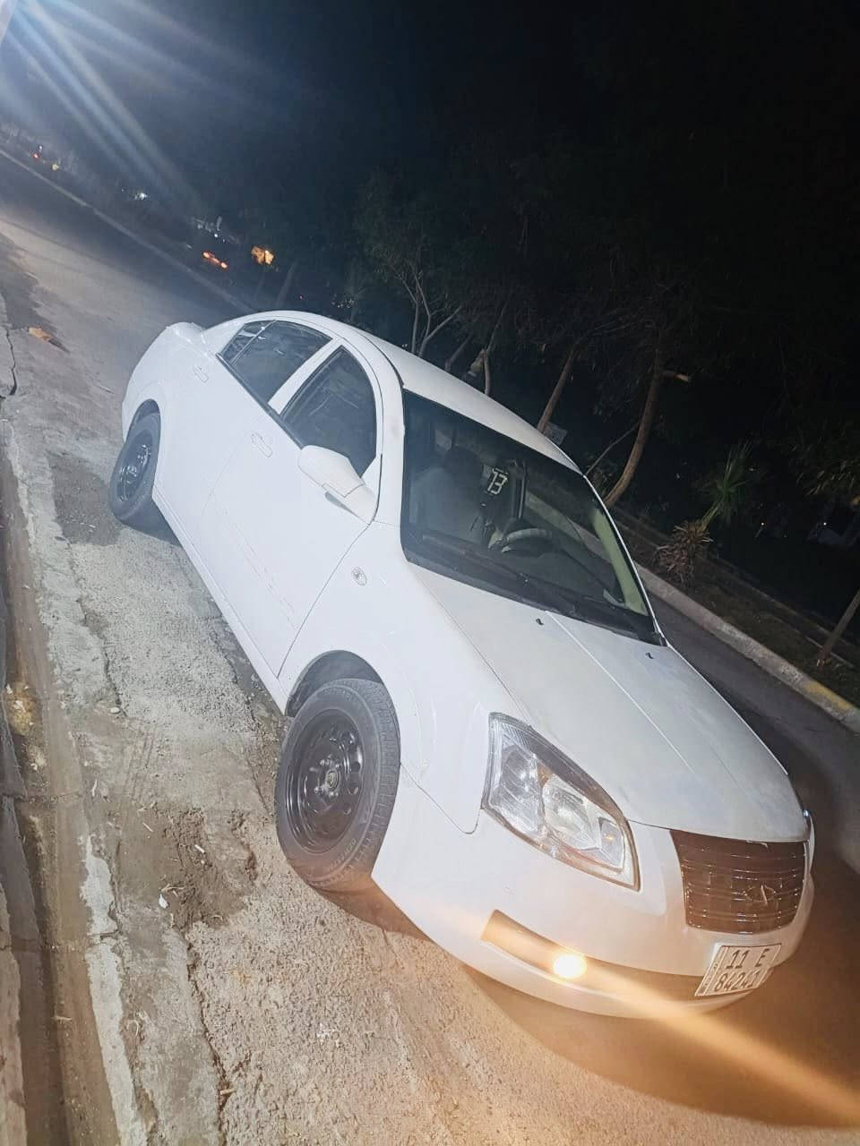 سلام عليكم سيارا شيري A5 للبيع لون ابيض گير و محرك و تبريت بشرط بدون بخار بدون صرف و گير عادي فول مواصفات بدون خياس بدون صبخ 4 تايرات جدت رقم بغداد مشروع وطني تحويل خرامة بشرط مكان كركوك قادسية سعر 47 و بي مجال رقم موبايل:***********
