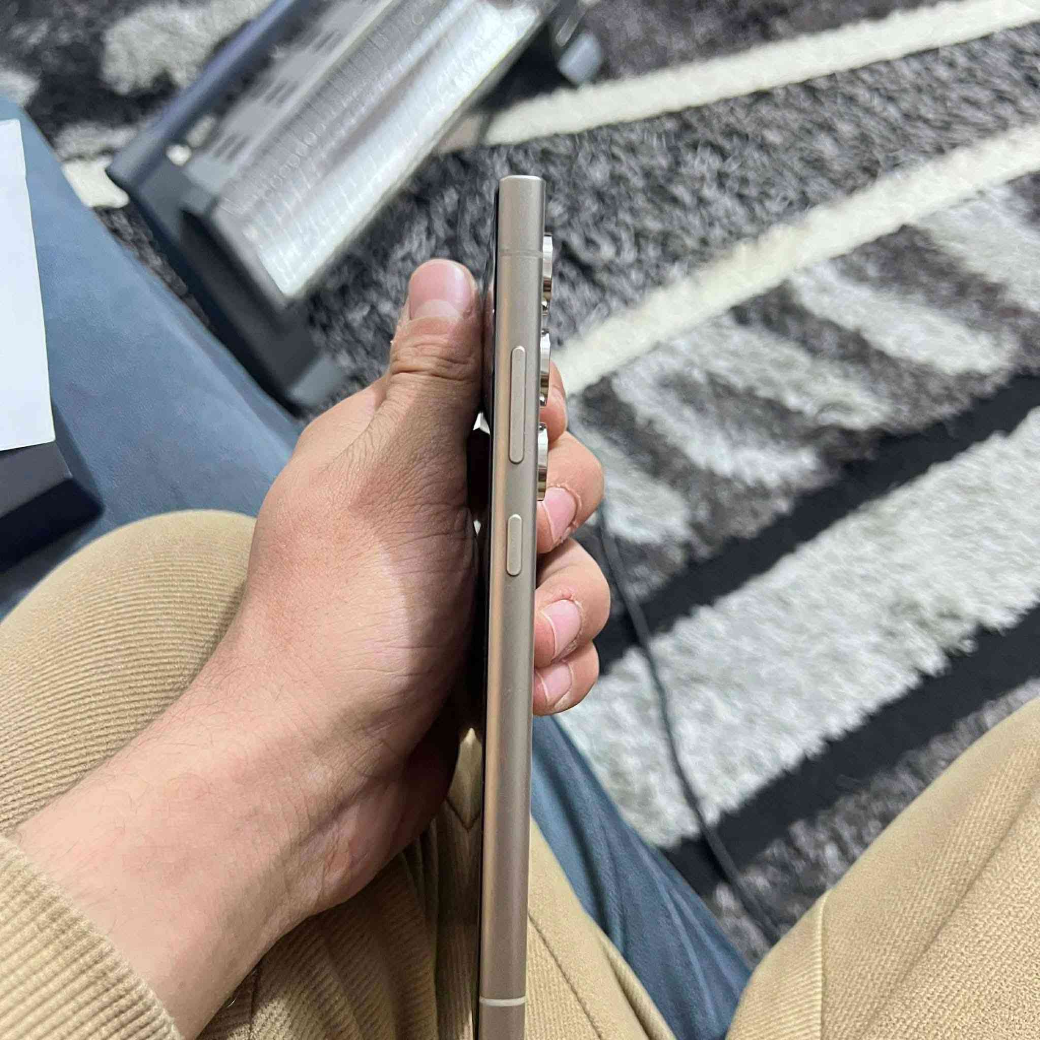 السلام عليكم S 24 نضافه 100 بل 100   مستخدم سبوع فقط دبل سيمكارت السعر  مليون و100  العنوان بغداد بسمايه ما متواجد على الفيس رقمي بي واتساب  ***********{  ***********
