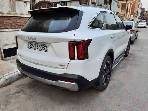 السلام عليكم
للبيع 
كيا سورنتو 2024 ( خـليـجـي )
فول مواصفات  6 سلندر بارنوما 
المواصفات
 خليجي 
 ماشية 60000 
 موديل 2024
بانوراما 
 حجم المحرك 6 سلندر 3500
 مرتبط بناقل حركة أوتو 8 نمر
 مفتاح التشغيل بصمة 
 تشغيل عن بعد 
 فتح الصندوق كهرباء 
حساسات أمامية 
حساسات خلفية 
لايت زينون + LED 
 كشافات 
 بك لايت LED 
 قبضات أبواب من الألمنيوم
 دخول بصمة ذكي 
 ويل كب 20
 4 دسك
 حساسات ضغط الاطارات 
 اشارة في المرايا الجانبية 
 المرايا قابلة للطي كهرباء
 ماسحة خلفية 
عدد AIR BAG 2
 كير ماوس 
 هاند بريك كهرباء 
‏  ABS 
 دشبول شاشة ديجيتال 
 شاشة Apple Car play 
 كاميرا دوارة 
الانارة الداخلية LED 
 شفتات مقود 
 مثبت السرعة Cruise 
‏  Bluetooth / T YPCE   
مخرج منفذ الطاقة 
فحص نظام السيارة 
تتسع المقصورة ل 7 ركاب
حركة المقاعد الأمامية كهرباء 
 تبريد شاشة لمس مناخين منفصلين 
 3 قطع تبريد 
 أوضاع القيادة Drive Mode 
 أوتو هولد Auto Hold 
 نظام مانع الانزلاق 
 نظام نزول المنحدرات 
حاملات الأكواب
 بردات أبواب خلفية
مكان السيارة بغداد / حي الجهاد
رقم الهاتف  ***********
